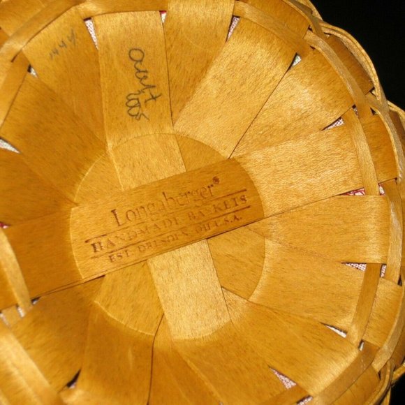 LONGABERGER 2005 CHRISTMAS BASKET WITH HOLIDAY STRIPE LINER & PROTECTOR - Picture 11 of 11